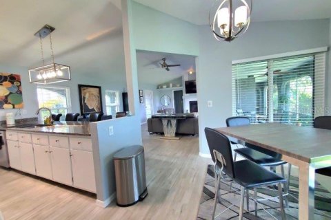 House in Punta Gorda, Florida 2 bedrooms, 110.65 sq.m. № 1901121 - photo 9