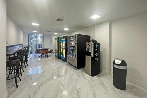 Copropriété à vendre à Aventura, Floride: 2 chambres, 98.66 m2 № 2022228 - photo 12