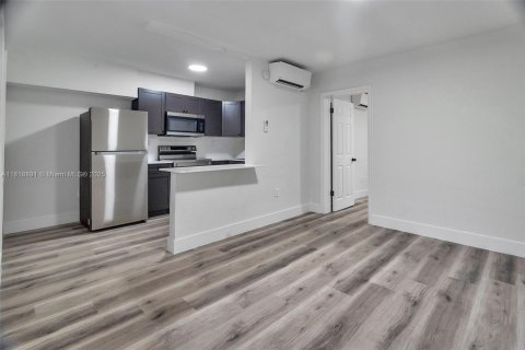 Appartement à louer à South Miami, Floride: 1 chambre, 51.1 m2 № 1776270 - photo 1