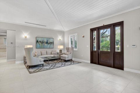 House in Coral Gables, Florida 3 bedrooms, 252.79 sq.m. № 2168566 - photo 9