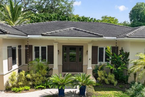 House in Coral Gables, Florida 3 bedrooms, 252.79 sq.m. № 2168566 - photo 7