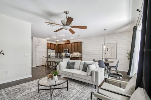 Touwnhouse à vendre à Sanford, Floride: 3 chambres, 152.55 m2 № 2355847 - photo 9
