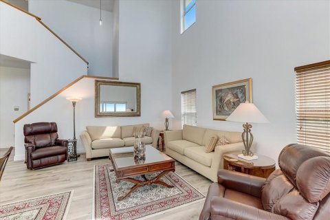 Copropriété à vendre à Bradenton, Floride: 5 chambres, 395.76 m2 № 2290975 - photo 9