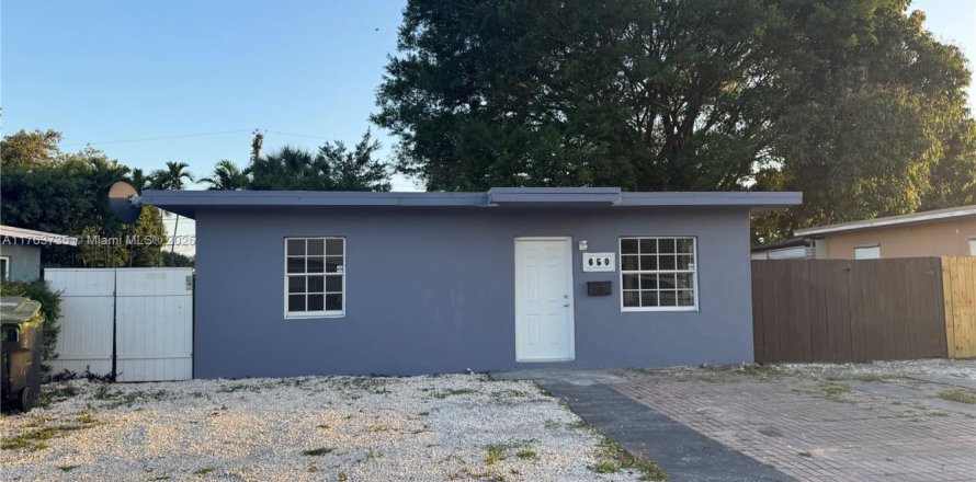 Villa ou maison à Hialeah, Floride 4 chambres, 68.47 m2 № 1741597