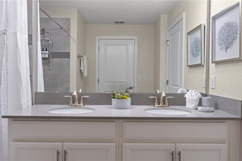 Touwnhouse à vendre à Kissimmee, Floride: 4 chambres, 177.81 m2 № 2322459 - photo 18