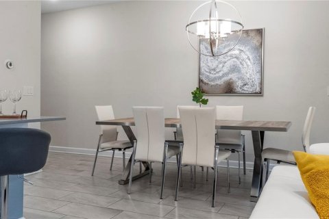 Touwnhouse à vendre à Kissimmee, Floride: 4 chambres, 177.81 m2 № 2322459 - photo 7