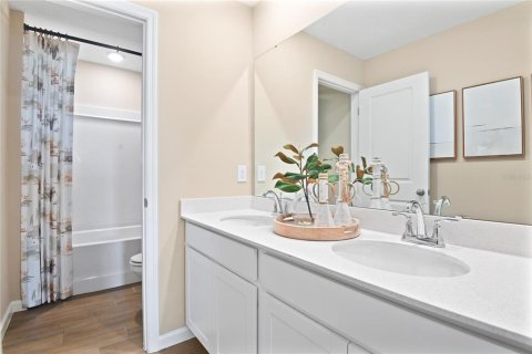 House in Palmetto, Florida 3 bedrooms, 223.89 sq.m. № 2093459 - photo 13