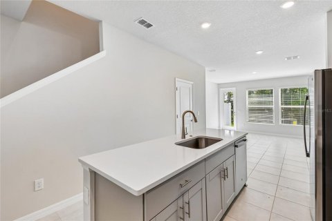 Townhouse in Daytona Beach, Florida 2 bedrooms, 125.98 sq.m. № 2127068 - photo 8