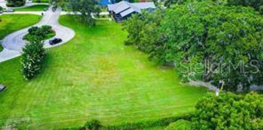 Terreno en Lakeland, Florida № 2239108