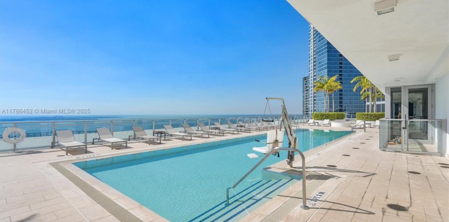 Condominio en Miami, Florida, 2 dormitorios № 1645817