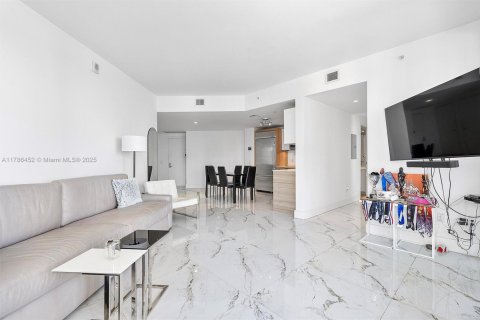 Купить кондоминиум в Майами, Флорида 2 спальни, 94.02м2, № 1645817 - фото 8