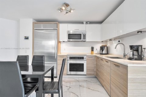 Купить кондоминиум в Майами, Флорида 2 спальни, 94.02м2, № 1645817 - фото 6