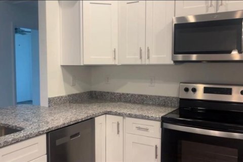 Casa en venta en Ocklawaha, Florida, 3 dormitorios, 122.91 m2 № 1527735 - foto 2