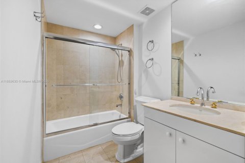 Condo in Sunny Isles Beach, Florida, 3 bedrooms  № 1892881 - photo 22