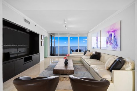 Condo in Sunny Isles Beach, Florida, 3 bedrooms  № 1892881 - photo 1
