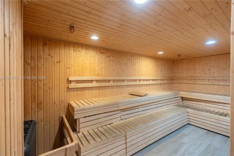 Condo in Doral, Florida, 2 bedrooms  № 2044683 - photo 28