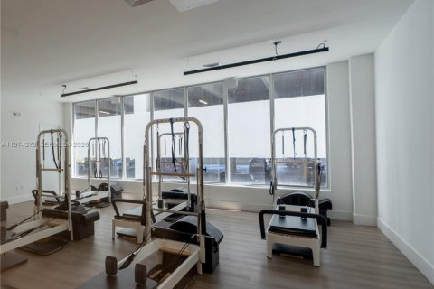 Condo in Doral, Florida, 2 bedrooms  № 2044683 - photo 24