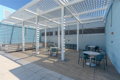 Condo in Doral, Florida, 2 bedrooms  № 2044683 - photo 18