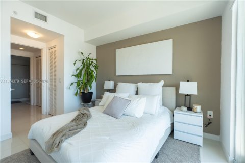 Condo in Doral, Florida, 2 bedrooms  № 2044683 - photo 4