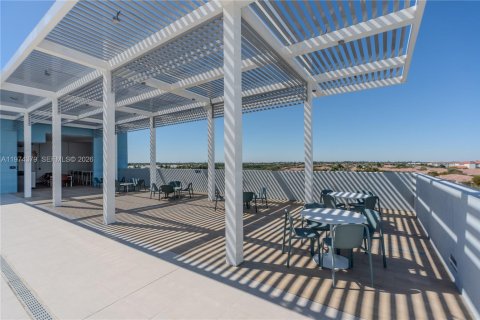 Condo in Doral, Florida, 2 bedrooms  № 2044683 - photo 12