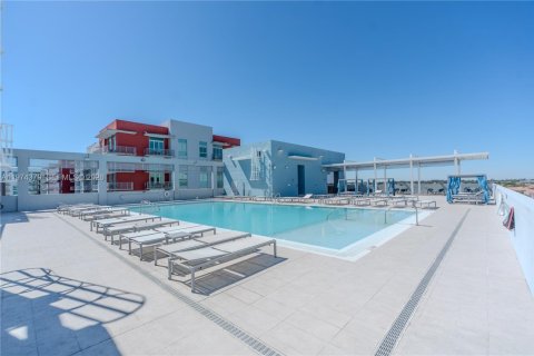 Condo in Doral, Florida, 2 bedrooms  № 2044683 - photo 11