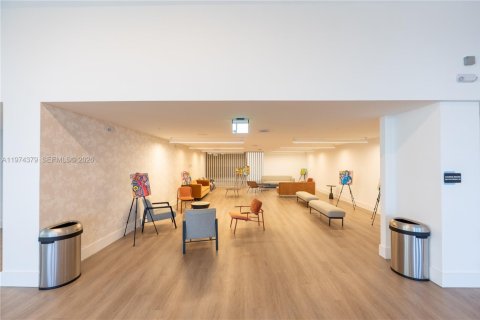 Condo in Doral, Florida, 2 bedrooms  № 2044683 - photo 22