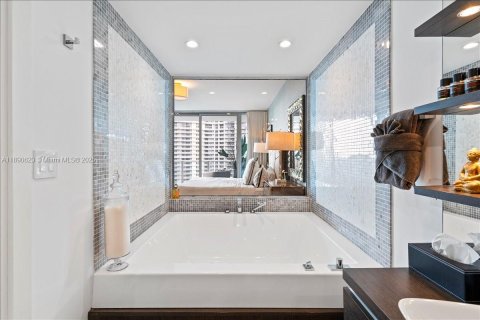 Copropriété à vendre à Miami, Floride: 2 chambres, 139.35 m2 № 2169743 - photo 16
