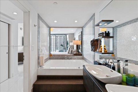 Copropriété à vendre à Miami, Floride: 2 chambres, 139.35 m2 № 2169743 - photo 15