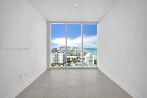 Condo in Fort Lauderdale, Florida, 2 bedrooms  № 2020966 - photo 13