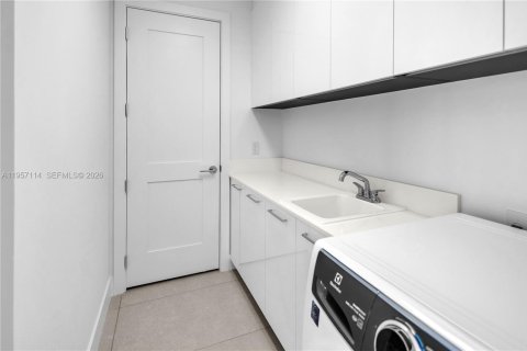 Condo in Fort Lauderdale, Florida, 2 bedrooms  № 2020966 - photo 17