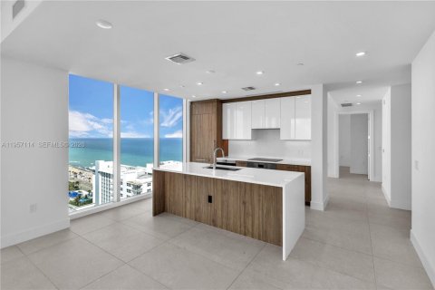 Condo in Fort Lauderdale, Florida, 2 bedrooms  № 2020966 - photo 5