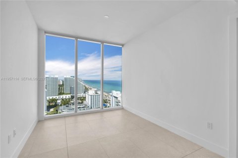 Condo in Fort Lauderdale, Florida, 2 bedrooms  № 2020966 - photo 12