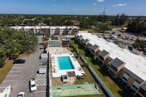 Condo in Venice, Florida, 1 bedroom  № 1722697 - photo 2