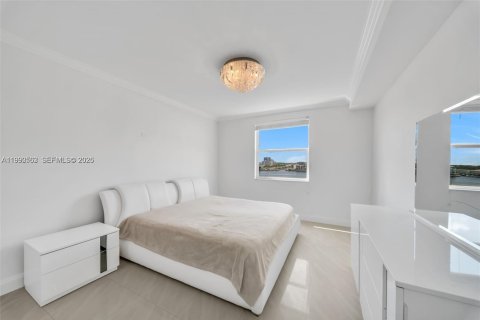 Condominio en venta en Sunny Isles Beach, Florida, 2 dormitorios, 103.68 m2 № 2057922 - foto 26