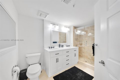 Condominio en venta en Sunny Isles Beach, Florida, 2 dormitorios, 103.68 m2 № 2057922 - foto 15