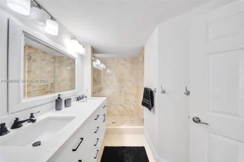 Condominio en venta en Sunny Isles Beach, Florida, 2 dormitorios, 103.68 m2 № 2057922 - foto 16