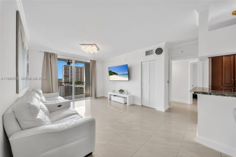 Condominio en venta en Sunny Isles Beach, Florida, 2 dormitorios, 103.68 m2 № 2057922 - foto 4