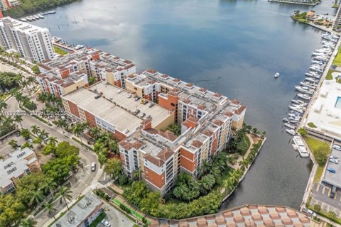 Condominio en venta en Sunny Isles Beach, Florida, 2 dormitorios, 103.68 m2 № 2057922 - foto 18