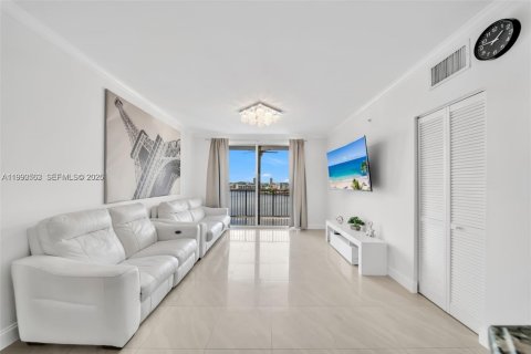 Condominio en venta en Sunny Isles Beach, Florida, 2 dormitorios, 103.68 m2 № 2057922 - foto 3