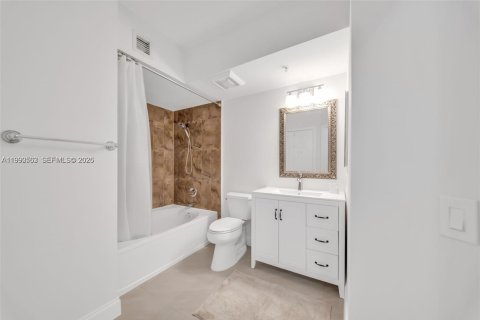 Condominio en venta en Sunny Isles Beach, Florida, 2 dormitorios, 103.68 m2 № 2057922 - foto 10