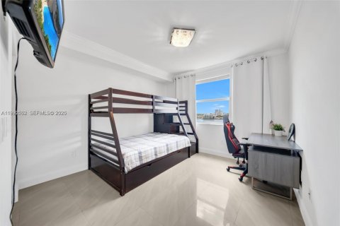 Condominio en venta en Sunny Isles Beach, Florida, 2 dormitorios, 103.68 m2 № 2057922 - foto 12