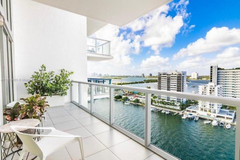 Condo in North Bay Village, Florida, 3 bedrooms  № 2012914 - photo 9