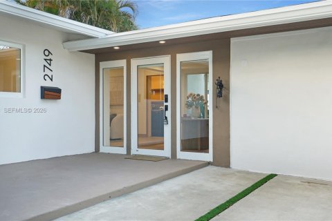 House in Wilton Manors, Florida 3 bedrooms, 131.46 sq.m. № 2019885 - photo 5