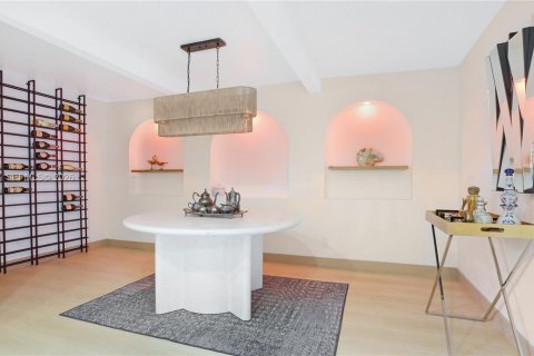 House in Wilton Manors, Florida 3 bedrooms, 131.46 sq.m. № 2019885 - photo 17