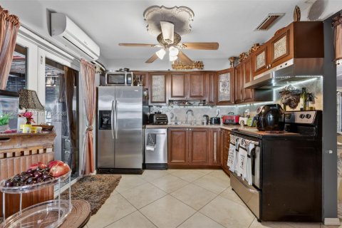 House in Pompano Beach, Florida 3 bedrooms, 114.92 sq.m. № 2030444 - photo 26