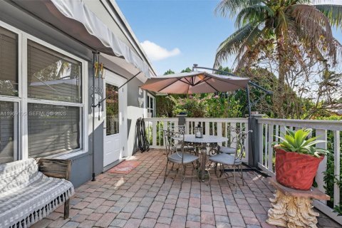 House in Pompano Beach, Florida 3 bedrooms, 114.92 sq.m. № 2030444 - photo 9