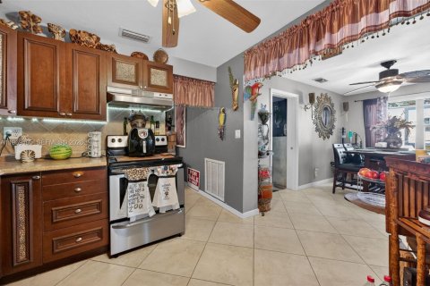 House in Pompano Beach, Florida 3 bedrooms, 114.92 sq.m. № 2030444 - photo 27