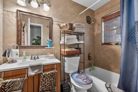 House in Pompano Beach, Florida 3 bedrooms, 114.92 sq.m. № 2030444 - photo 20