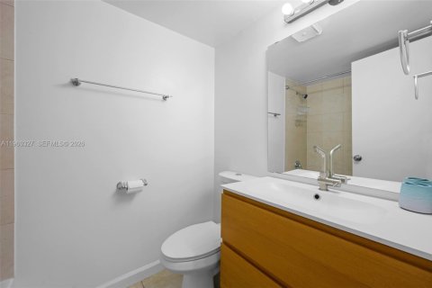 Townhouse in Hallandale Beach, Florida 3 bedrooms, 162.58 sq.m. № 2022107 - photo 16