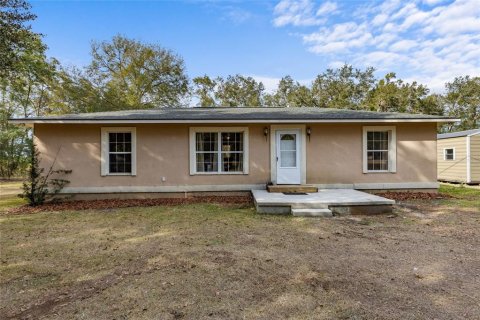 Casa en venta en Fort White, Florida, 3 dormitorios, 156.08 m2 № 1733877 - foto 1